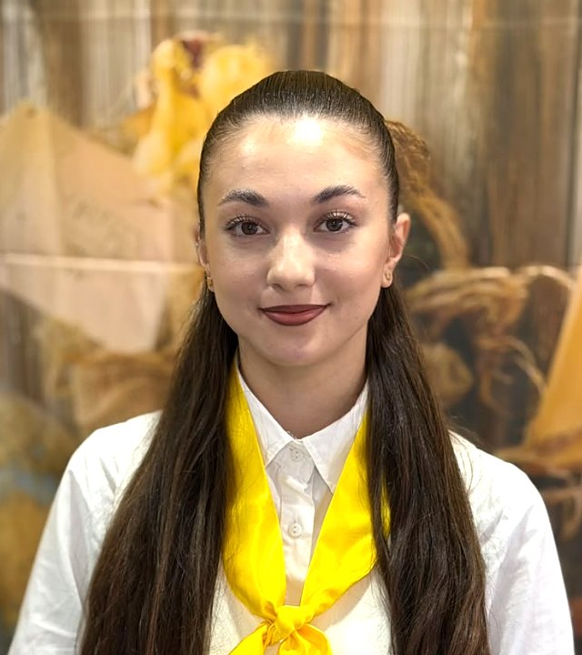 Evelina Bulat, ajutor de educator la Academia Copiilor